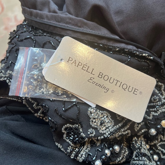 Stunning NWT Papell Boutique Short Sleeve Beaded Top Zip Up Back Size Large - Picture 5 of 5